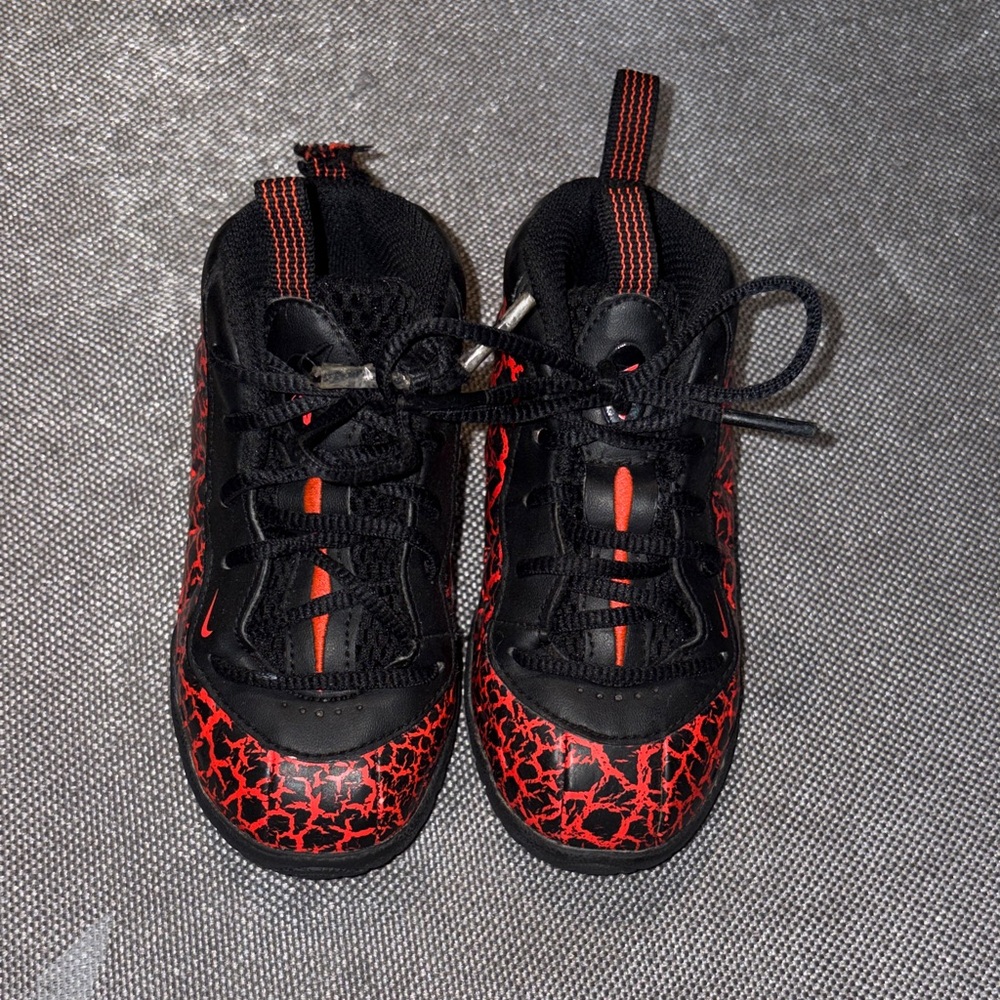 Nike Air Foamposite One Cracked Lava size 7c